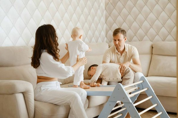 Triangle de pikler : conseils pour trouver le modèle qui convient à votre enfant