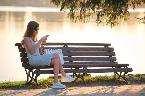 Banc extérieur : alliez fonctionnalité et esthétisme en plein air