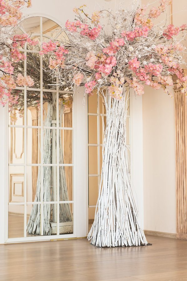 Arbres artificiels : embellissez votre magasin avec style